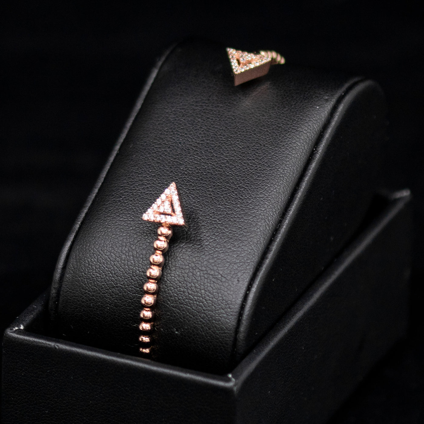 14KR Bangle bead arrow ends