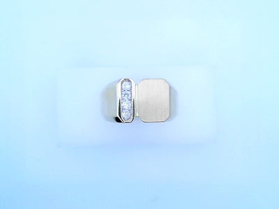 14 KARAT RING SIZE 8.5 WEIGHT: 8.8 : NATURAL DIAMO