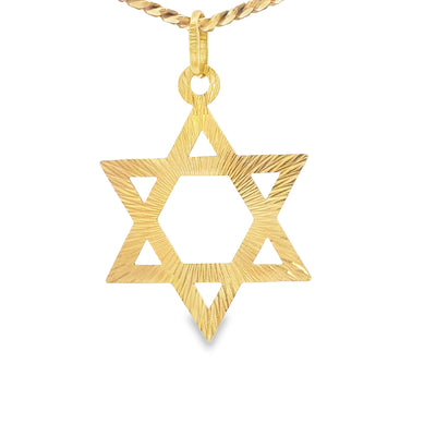 18 KARAT DIAMOND CUT CHARM WEIGHT: 2.3G SIZE/ OTHE