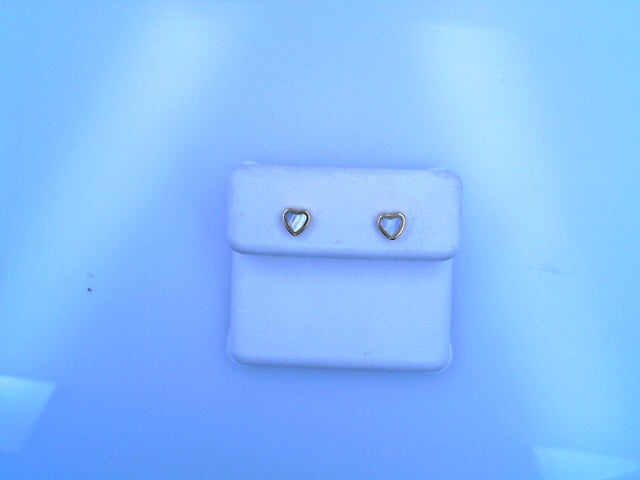 18KE 0.4G HEART ENAMEL
 SCREWBACK