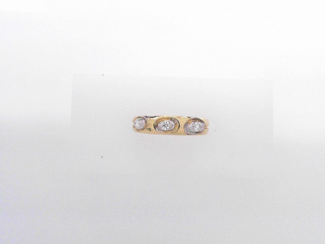 14 KARAT RING SIZE 6.5 WEIGHT: 2.3G
4.4MM CZ WITH