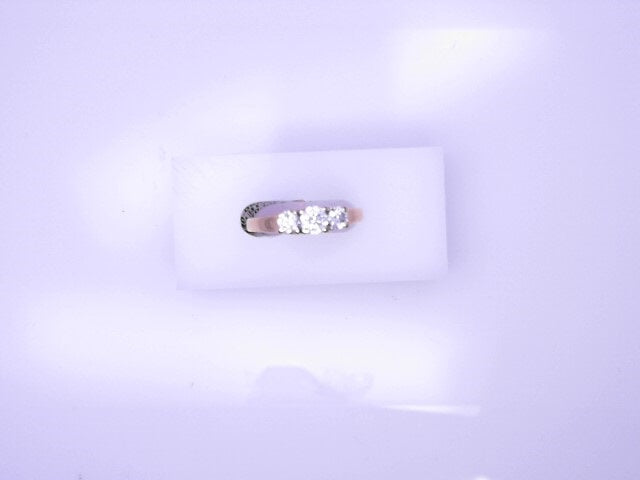 RING DIAMOND 18 KARAT WEIGHT: 2.0G 
SIZE/ OTHER: