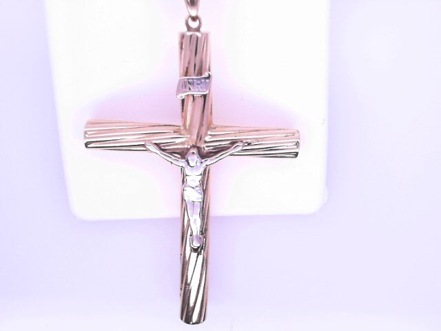 14 KARAT 38. CHARM WEIGHT: 3.3G
SIZE/ OTHER: JESU