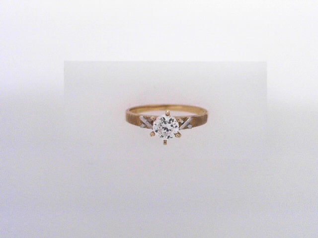 14 KARAT SATIN RING SIZE 8 WEIGHT: 2.5G
CZ SOLITA