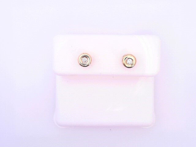 18 KARAT STUD EARRINGS WEIGHT: 0.5G : NATRUAL DIAM