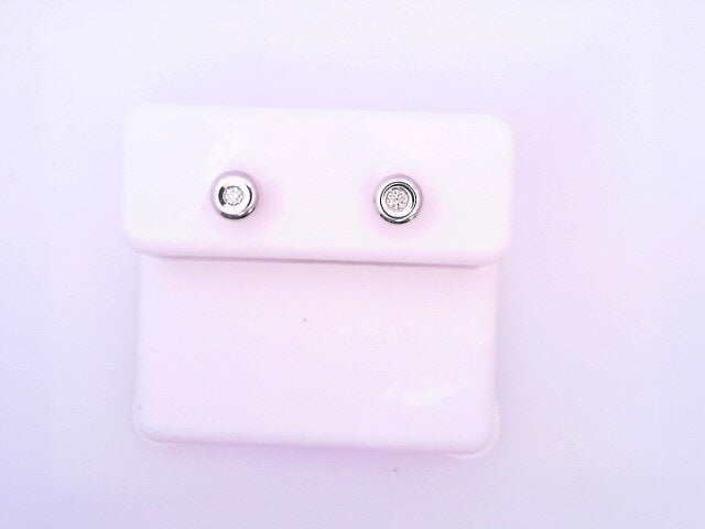 18 KARAT STUD EARRINGS WEIGHT: 0.5G : NATRUAL DIAM
