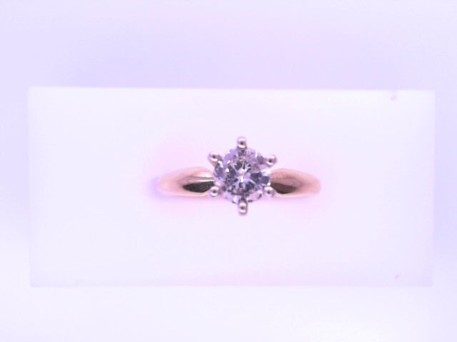 14 KARAT RING SIZE 5.5 WEIGHT: 4.0G : NATURAL DIAM