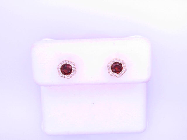 14 KARAT STUD EARRINGS WEIGHT: 1.4G : D 0.10CT GAR