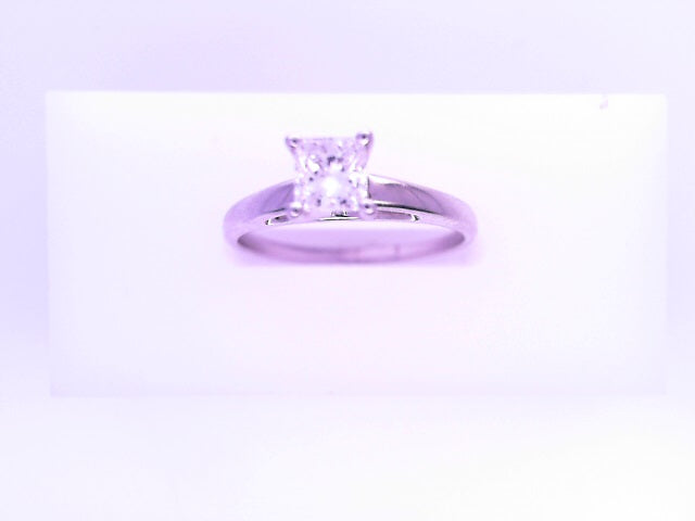 14 KARAT RING SIZE 7.5 WEIGHT: 2.7G : NATURAL DIAM