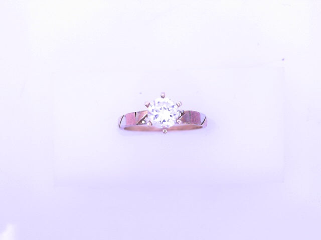 14 KARAT SATIN RING SIZE 6.25 WEIGHT: 2.0G
CZ SOL