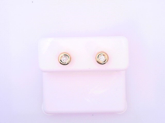 18 KARAT STUD EARRINGS WEIGHT: 0.5G : NATRUAL DIAM