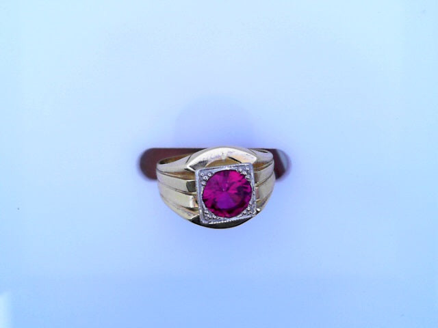 RING18KR 9.3G RED #8.5 CZ RED ROUND CENTER RIB SHA