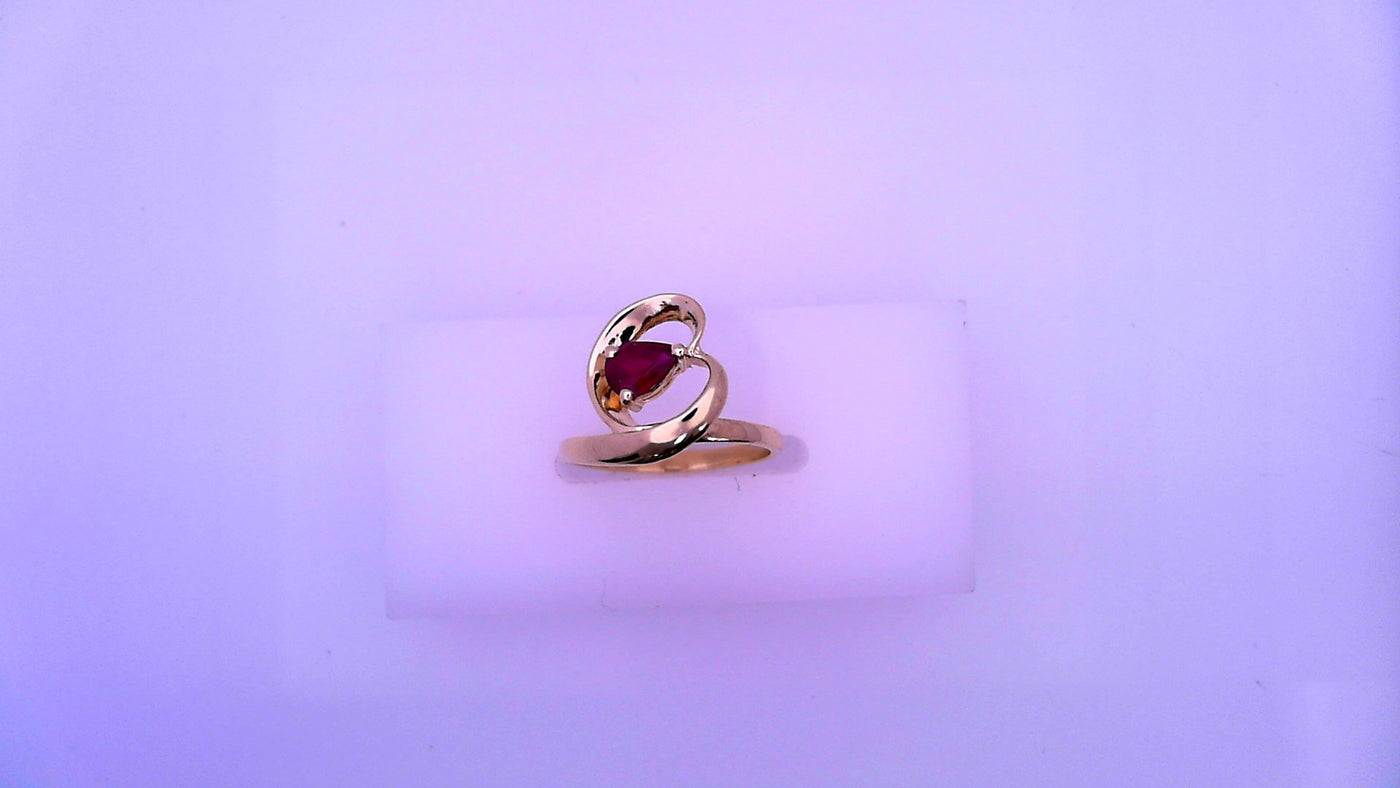 18 KARAT RING SIZE 7.25 WEIGHT: 2.8 : NATURAL EMER