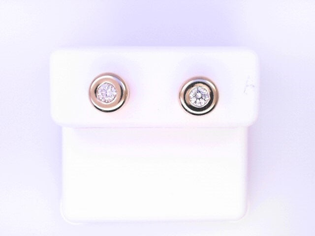 18 KARAT STUD EARRINGS WEIGHT: 0.5G : NATRUAL DIAM