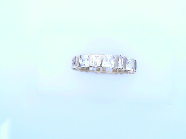 14 KARAT RING SIZE 7 WEIGHT: 4.7G
CZ ETERNITY BAG