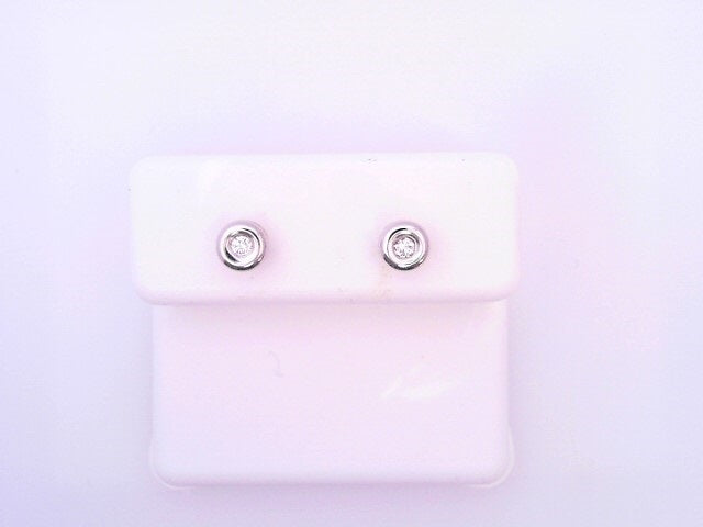 18 KARAT STUD EARRINGS WEIGHT: 0.5G : NATRUAL DIAM