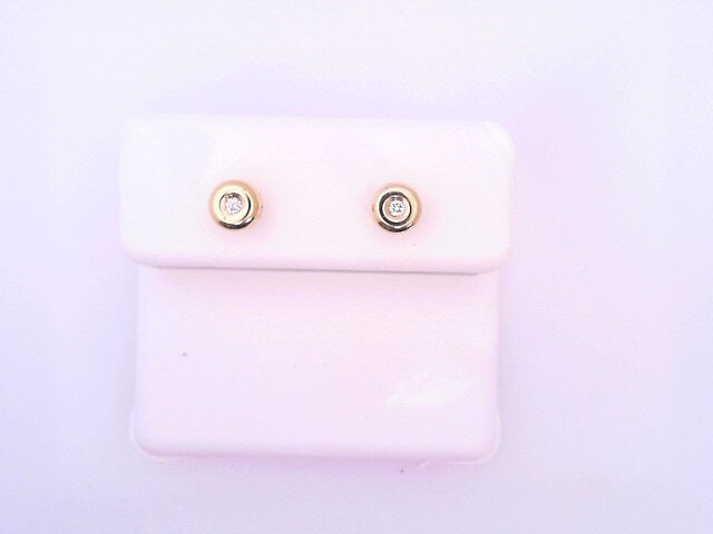 18 KARAT STUD EARRINGS WEIGHT: 0.5G : NATRUAL DIAM