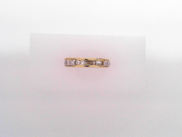 14 KARAT RING SIZE 7 WEIGHT: 2.1G
3.6MM 2 TONE BA