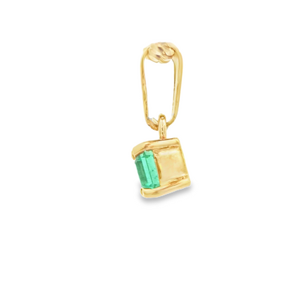 18 Karat Pendant Natural Emerald