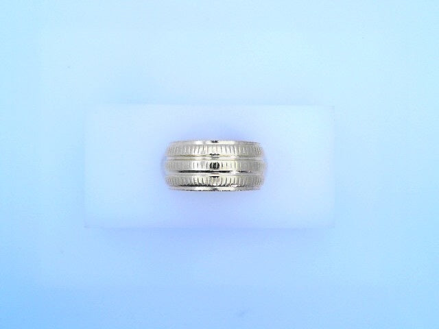 14 KARAT RING SIZE 6 WEIGHT: 8.2 : 8.5MM