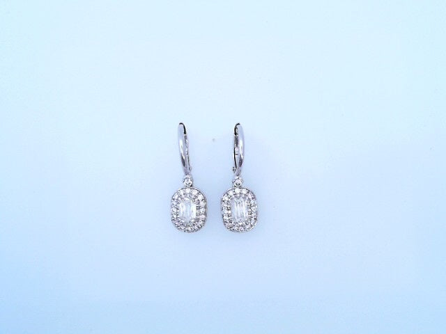 18 KARAT DROP EARRINGS WEIGHT: 4.3G : NATURAL DIAM
