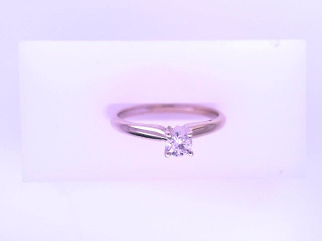 14 KARAT RING SIZE 6.5 WEIGHT: 2.2G : NATURAL DIAM