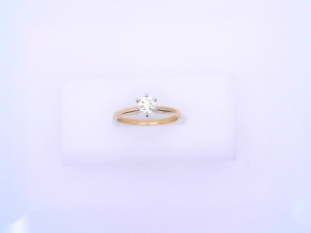 14 KARAT RING SIZE 6.5 WEIGHT: 1.9 : NATURAL DIAMO