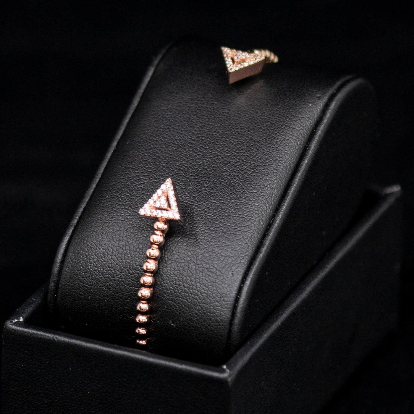 14KB 8.7G BANGLE CZ BEAD ARROW ENDS