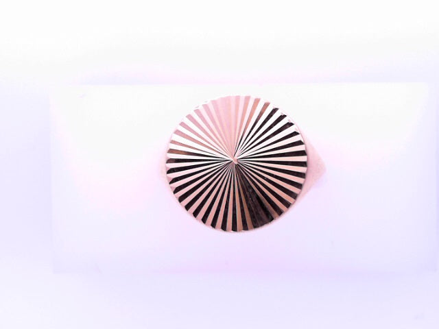 14 KARAT RING SIZE 8.25 WEIGHT: 3.4G : SIGNET ROUN