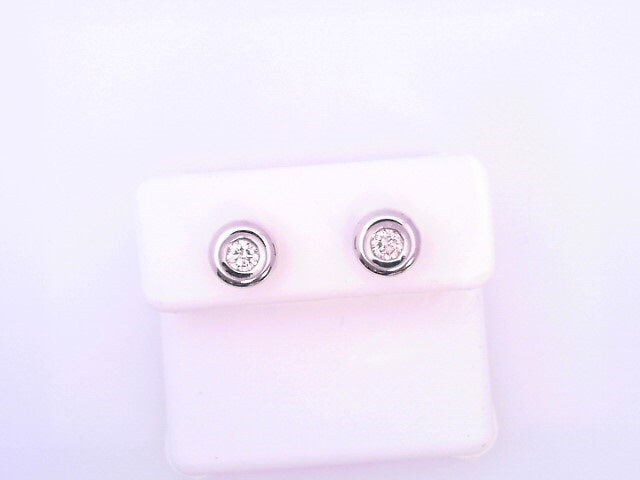 18 KARAT STUD EARRINGS WEIGHT: 0.5G : NATRUAL DIAM