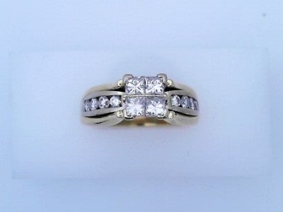 14 KARAT RING SIZE 9 WEIGHT: 7.5G : NATURAL DIAMON
