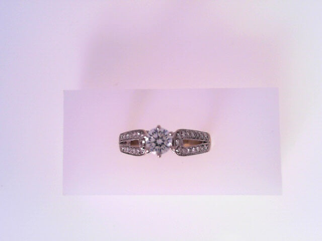 RING 18K #6.5  ENGAGEMENT DIAMOND CENTER  0.50ct