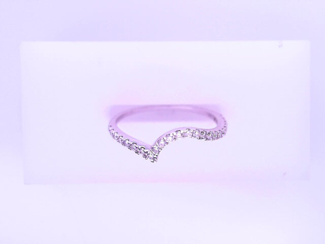 14 KARAT RING SIZE 7 WEIGHT: 1.2G : NATURAL DIAMON