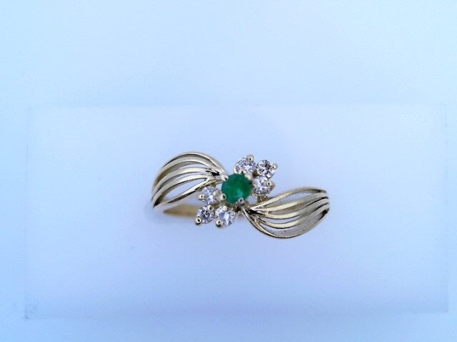 14 KARAT FASHION RING SIZE 7.75 WEIGHT: 2.4G : NAT