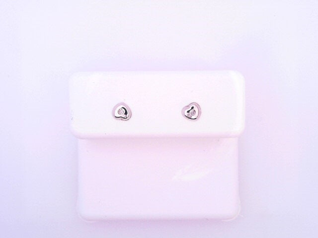 18 KARAT STUD EARRINGS WEIGHT: 0.5G : NATRUAL DIAM
