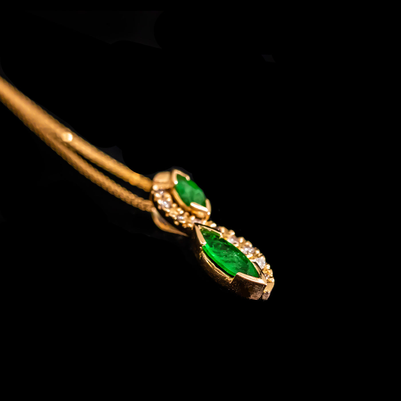 18KY Emerald & Diamonds Necklace