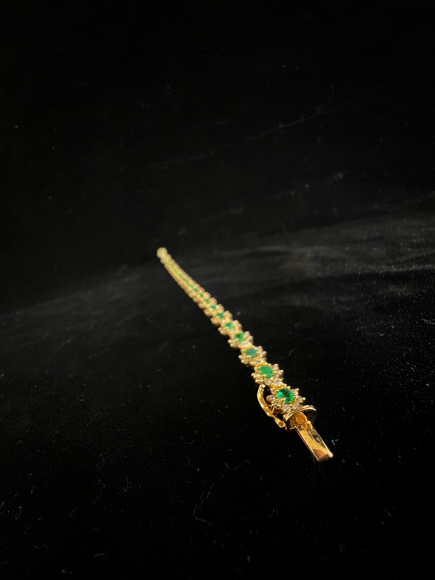 18KY Emeralds & Diamonds Bracelet