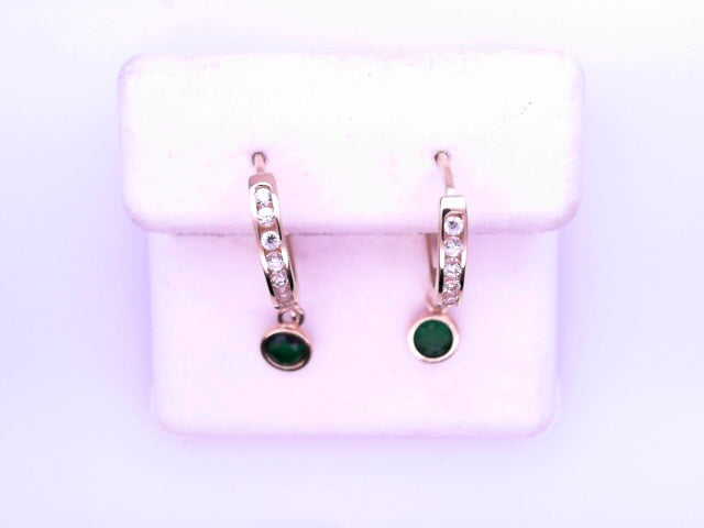 14 KARAT HUGGIE EARRINGS WEIGHT: 0.9G SIZE/ OTHER: