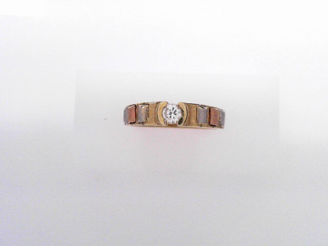 14 KARAT RING SIZE 11 WEIGHT: 3.6G
4MM CZ TRI COL