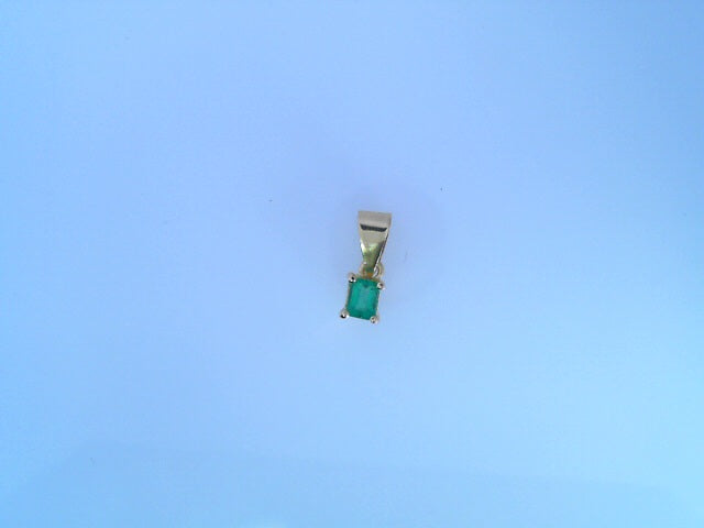 18 Karat Pendant Weight: 0.8G
size/ other: Emeral