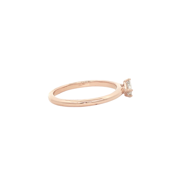 14 KARAT RING SIZE 6.25 WEIGHT: 2.5G : NATURAL DIA