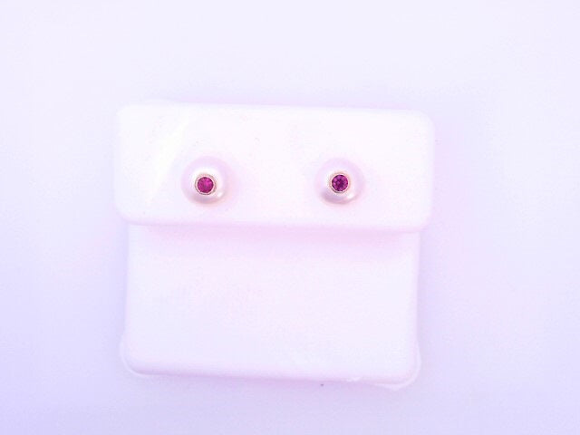 18 KARAT STUD EARRINGS WEIGHT: 0.5G : PINWHEEL TWO