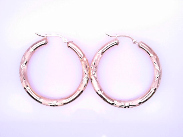 14 KARAT HUGGIE EARRINGS WEIGHT: 0.9G SIZE/ OTHER: