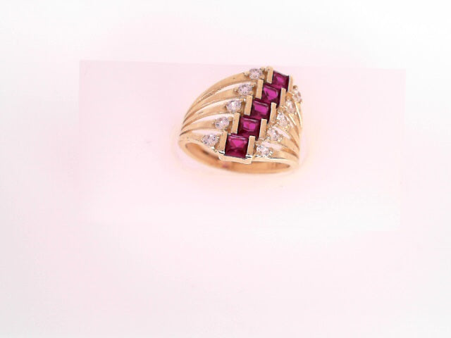 14 KARAT RING SIZE 11.5 WEIGHT: 11.5G
SIZE/ OTHER