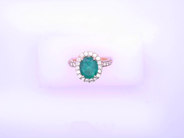 14 KARAT RING SIZE 7 WEIGHT: 4.9G : NATURAL DIAMON