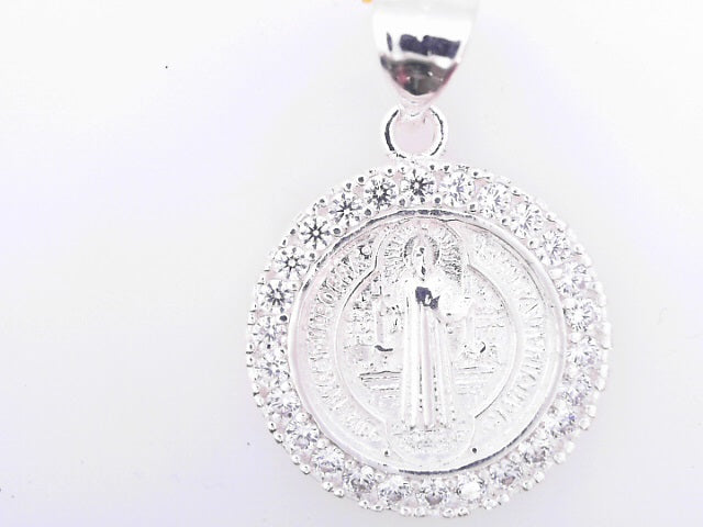 WHITE STERLING SILVER CHARM WEIGHT: 1.9G
SIZE/ OT