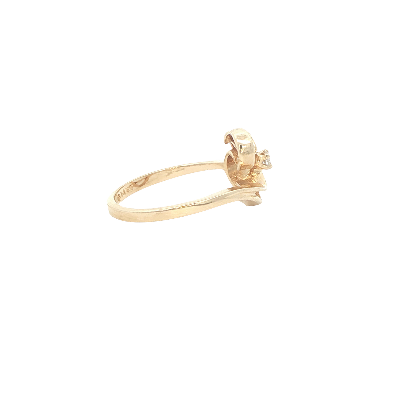 14 KARAT RING SIZE 6 WEIGHT: 2.8G : NATURRAL DIAMO