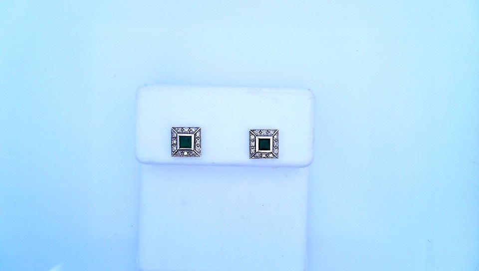 14 KARAT STUD EARRINGS WEIGHT: 1.8 : NATURAL EMERA