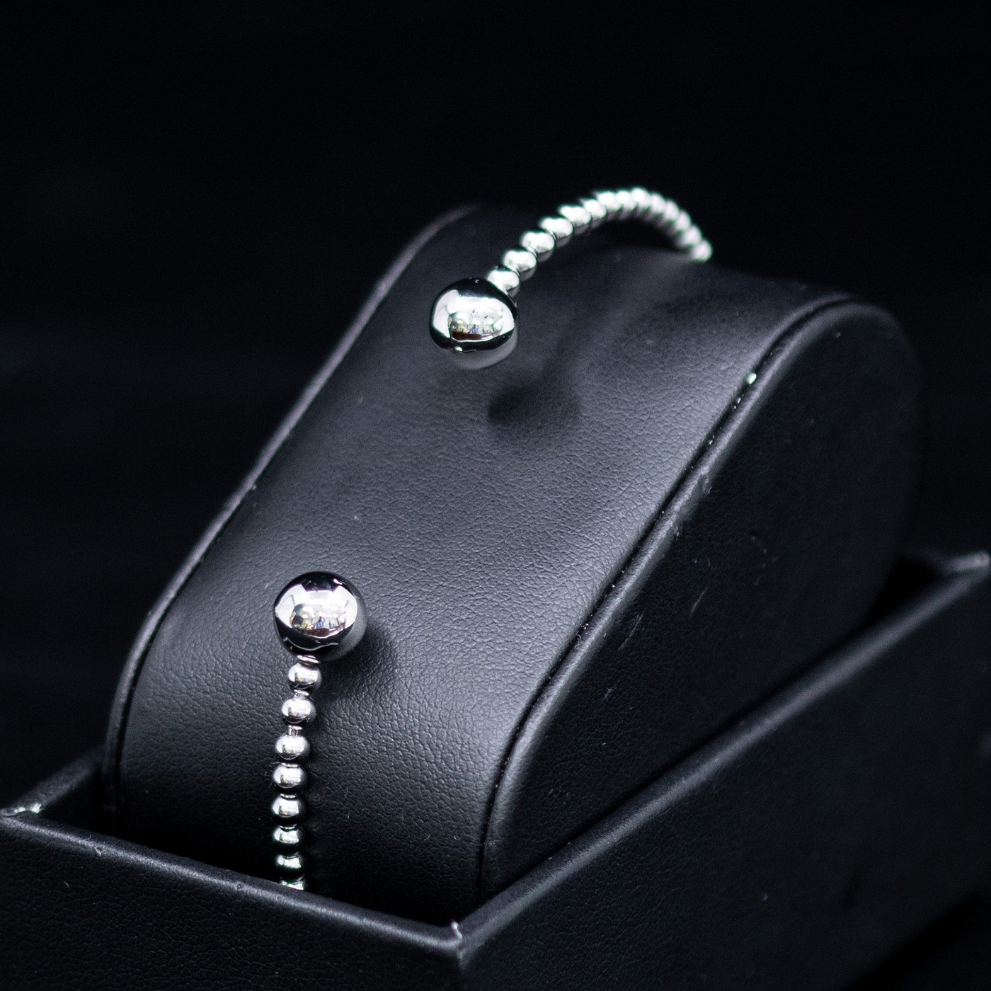 14 KARAT BANGLE BRACELET BEAD BALL ENDS