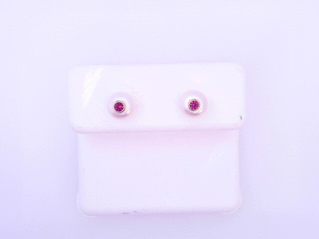 18 KARAT STUD EARRINGS WEIGHT: 0.5G : PINWHEEL TWO
